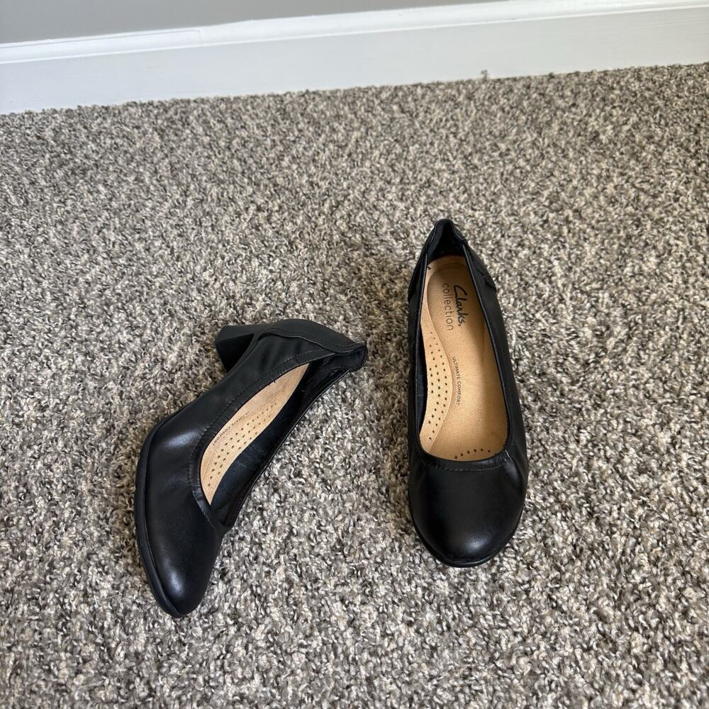 Clarks Collection Neiley Pearl Black Leather Block Heel Pumps Shoes US 7 M - Picture 1 of 8